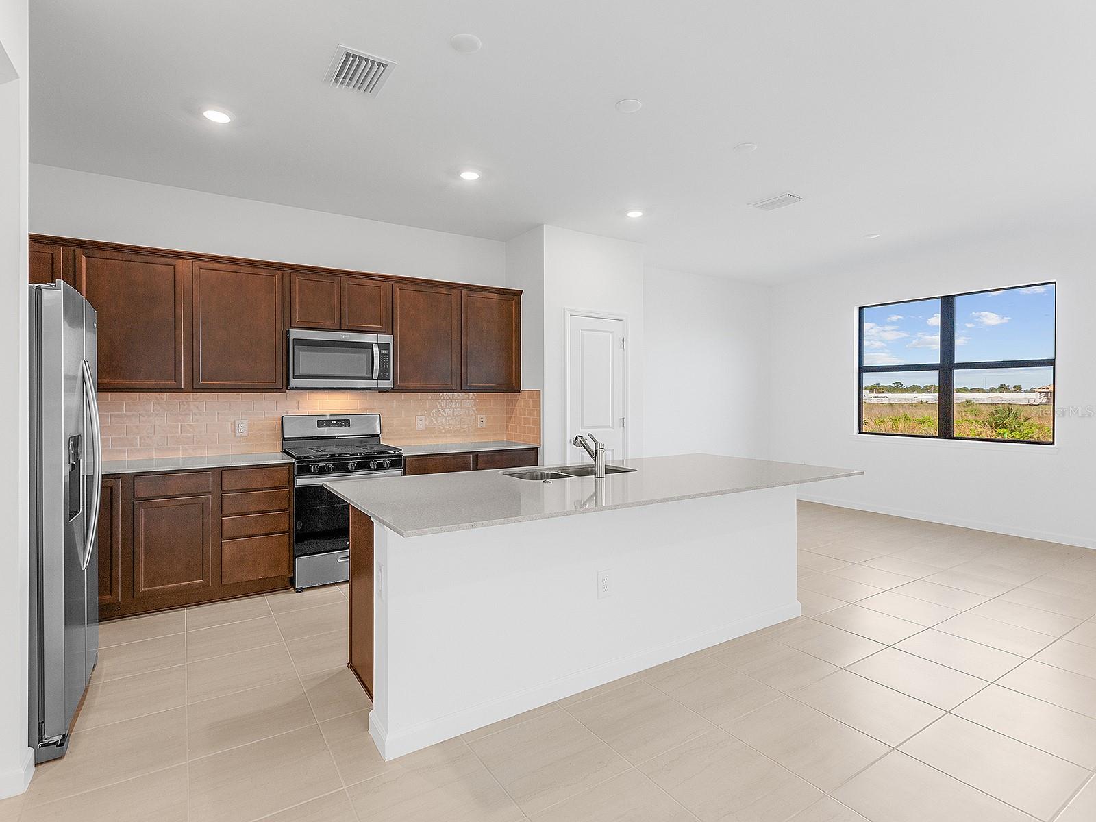 Image 10 of 50 For 6253 Fish Eagle Court
