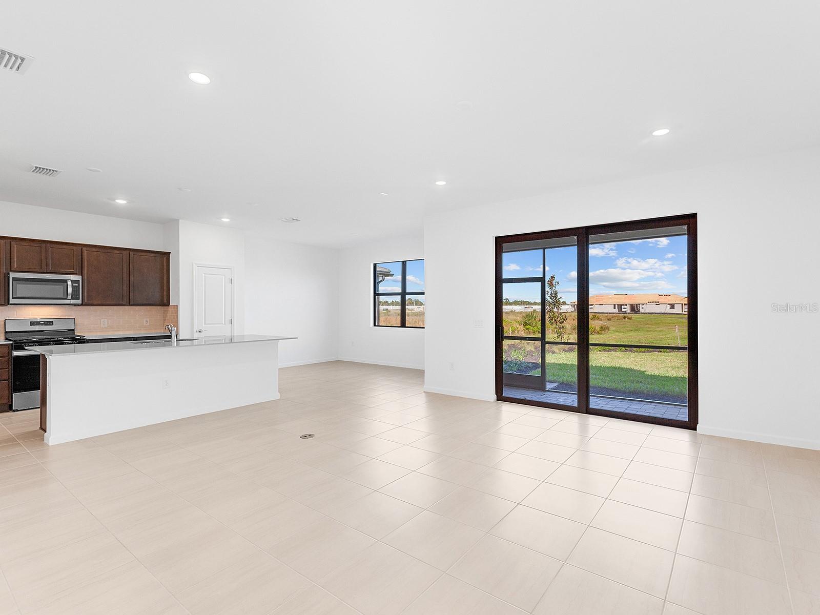 Image 4 of 50 For 6253 Fish Eagle Court