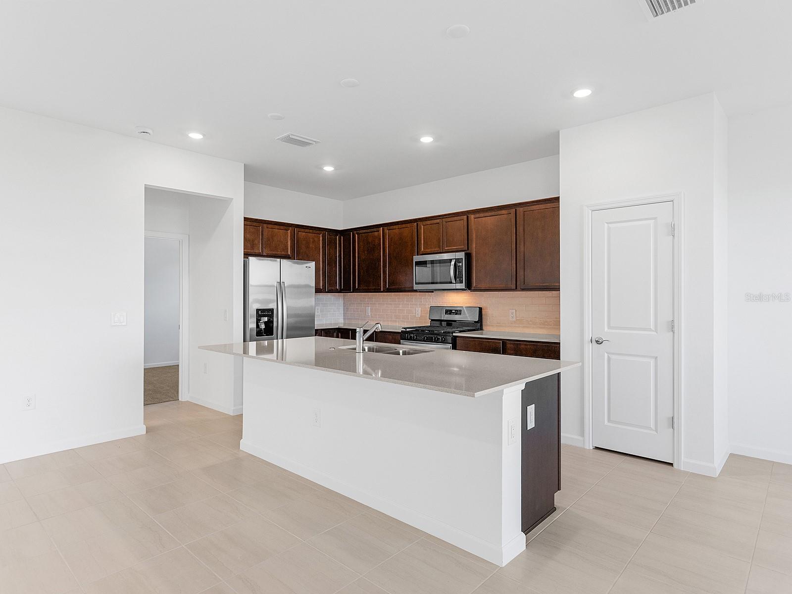 Image 8 of 50 For 6253 Fish Eagle Court