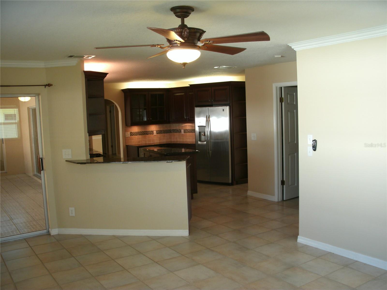 Listing photo id 2 for 7918 Cypress Lake Drive 7918