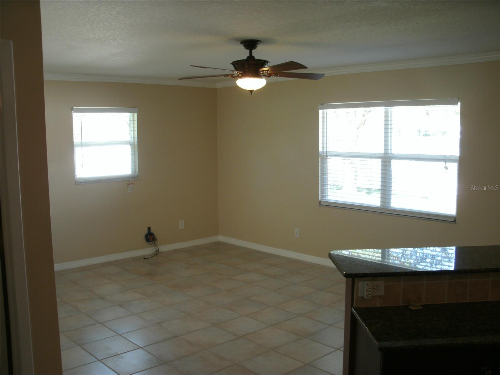 Listing photo id 4 for 7918 Cypress Lake Drive 7918