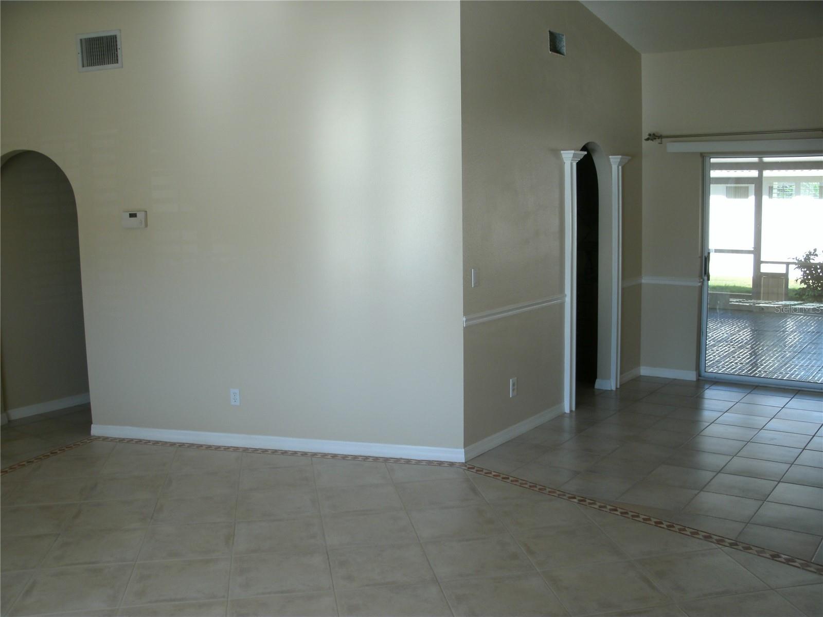 Listing photo id 7 for 7918 Cypress Lake Drive 7918