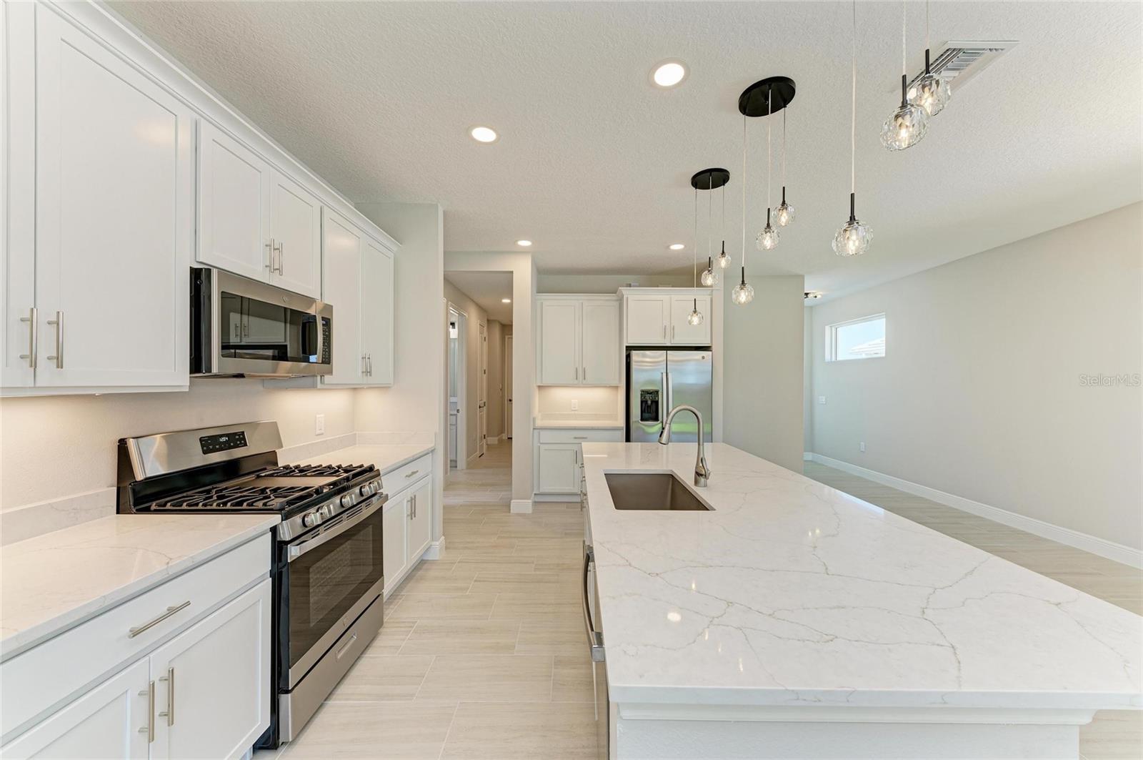 Image 11 of 47 For 995 Waterline Court