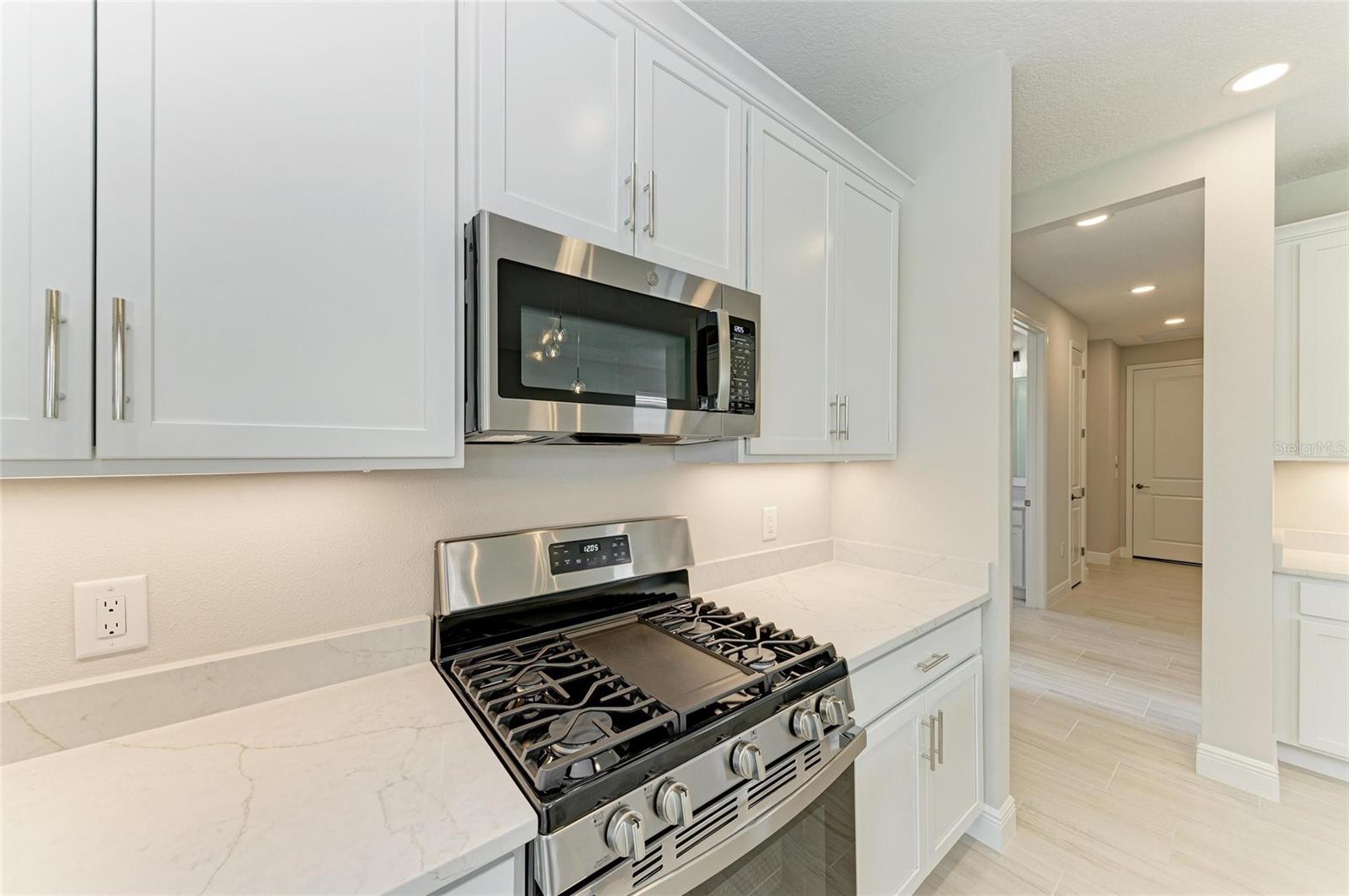 Image 12 of 47 For 995 Waterline Court