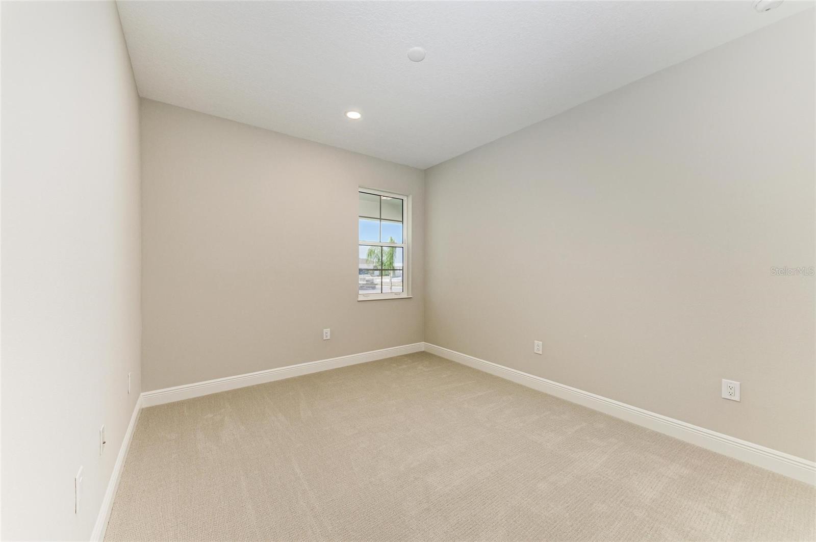 Image 26 of 47 For 995 Waterline Court