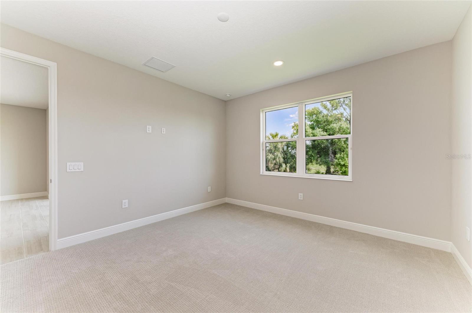 Image 3 of 47 For 995 Waterline Court