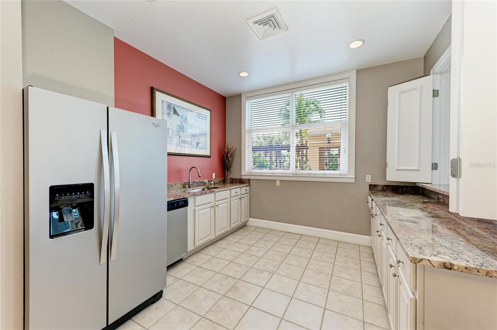Image 37 of 94 For 750 Tamiami Trail 814