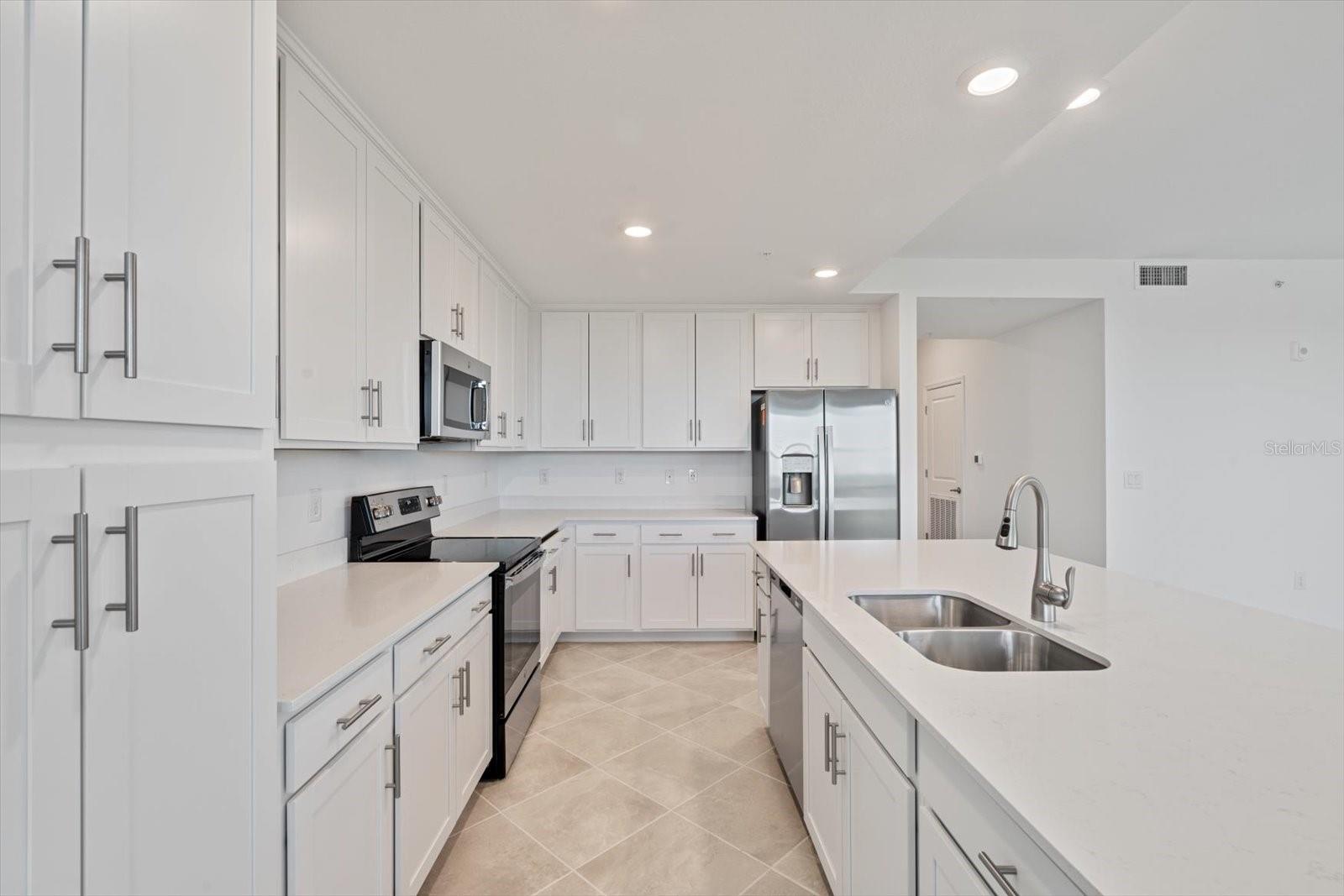 Image 11 of 42 For 12180 Wellen Golf Street 302