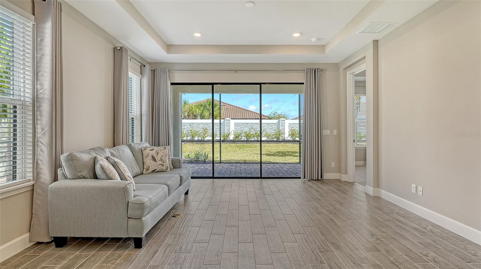 Image 7 of 56 For 6070 Mesa Glen
