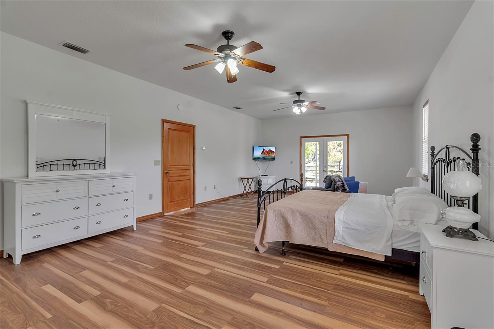 Image 11 of 43 For 6510 24th Avenue E