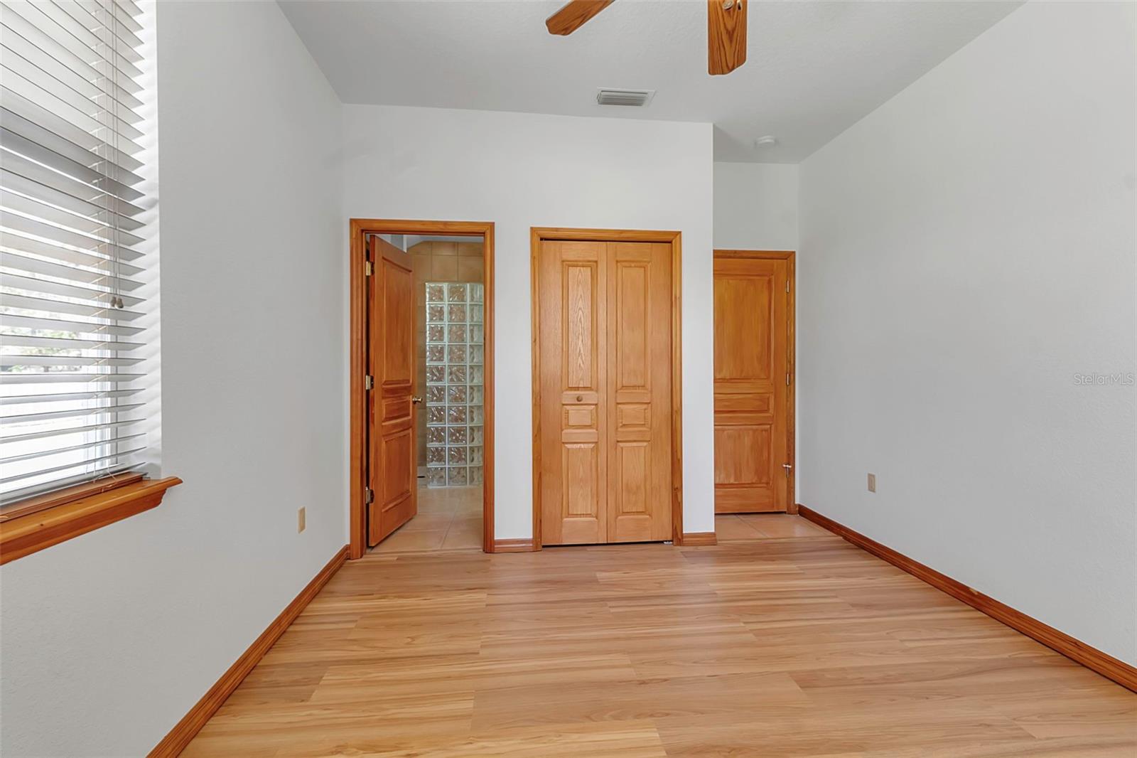 Image 15 of 43 For 6510 24th Avenue E
