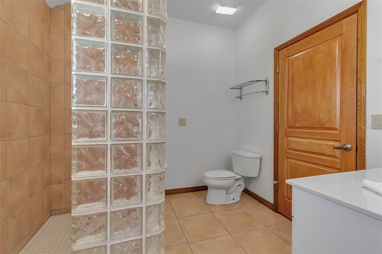 Image 16 of 43 For 6510 24th Avenue E