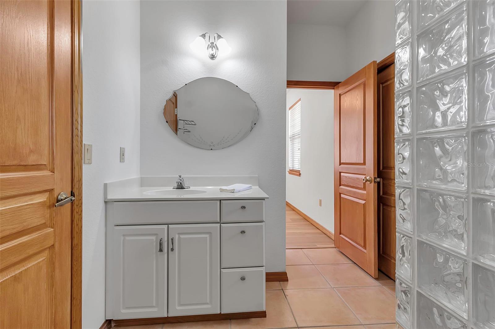 Image 17 of 43 For 6510 24th Avenue E