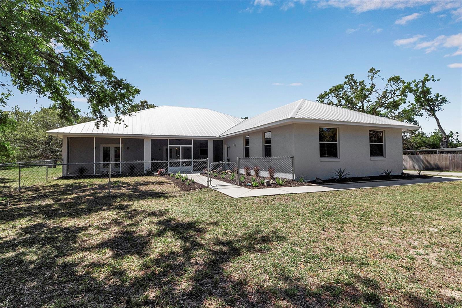 Image 3 of 43 For 6510 24th Avenue E