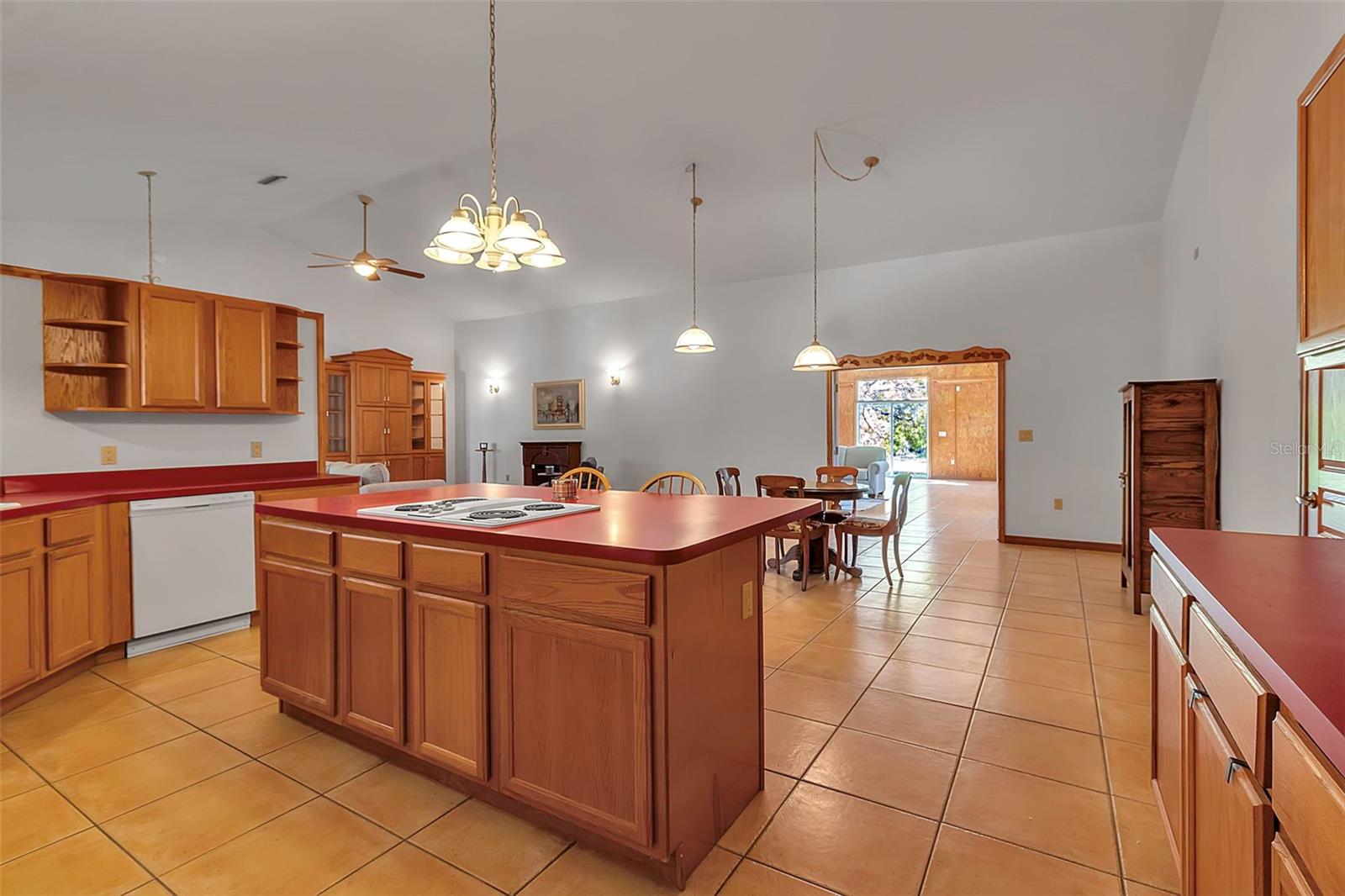 Image 4 of 43 For 6510 24th Avenue E