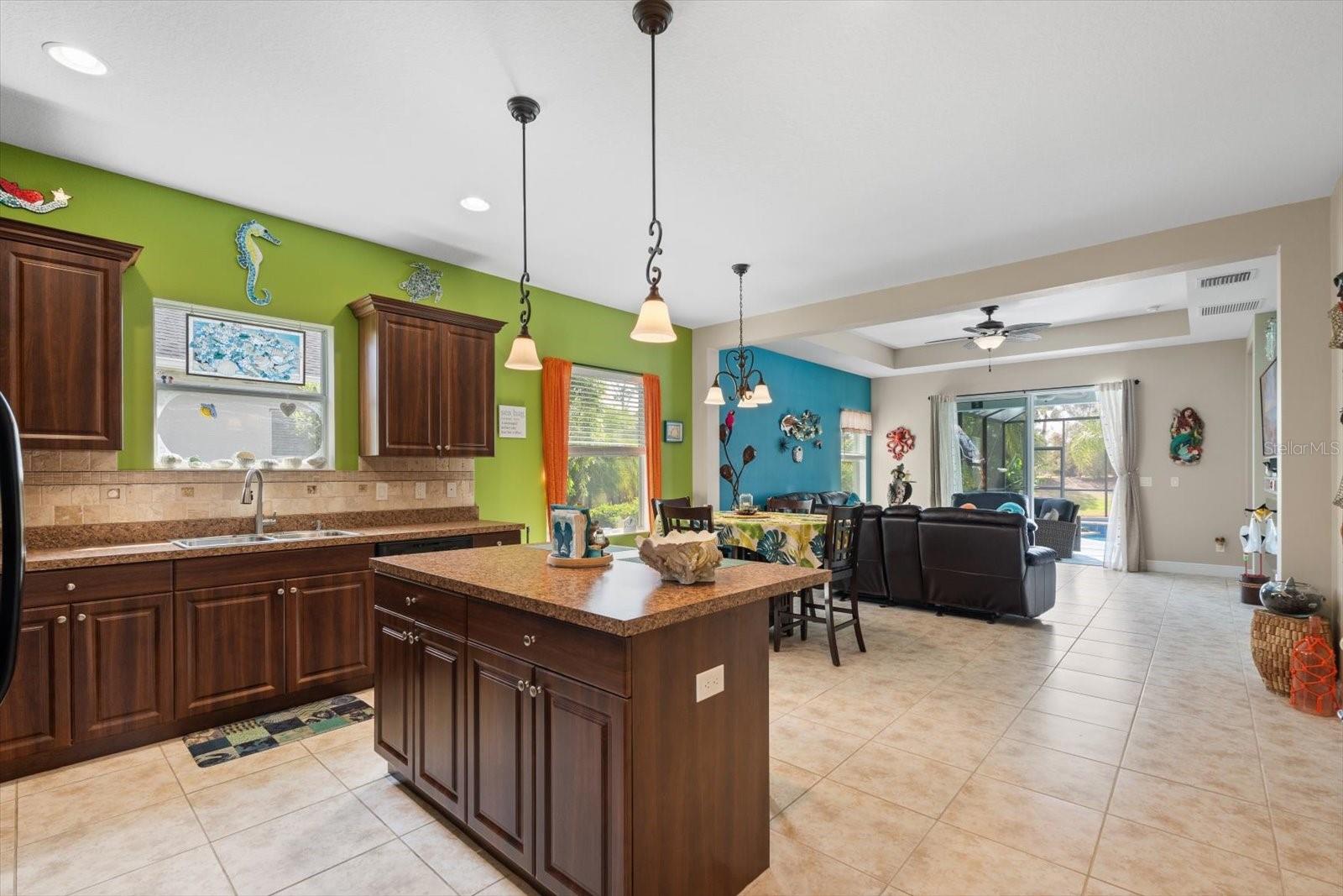 Image 4 of 48 For 11742 Forest Park Circle