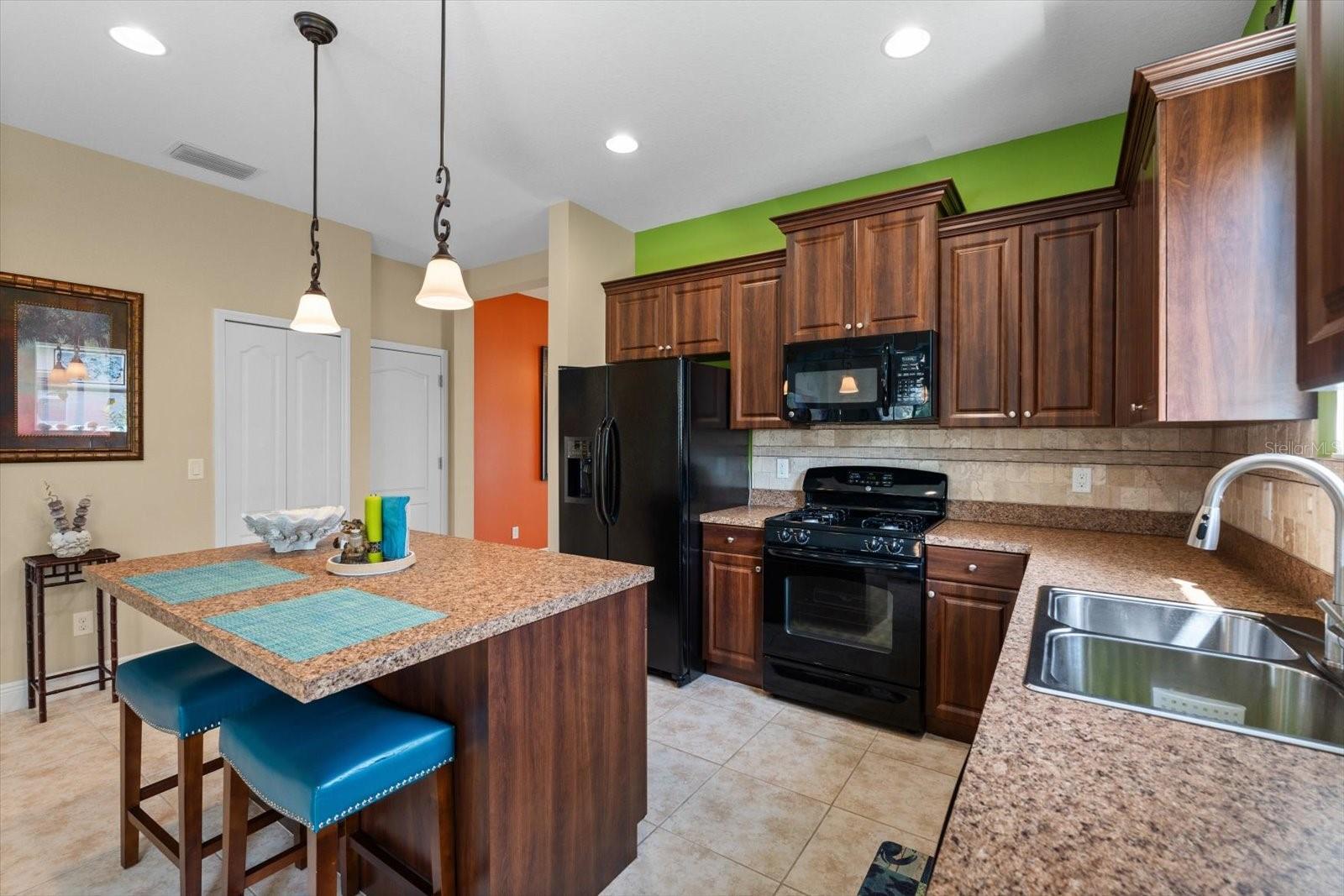 Image 8 of 48 For 11742 Forest Park Circle