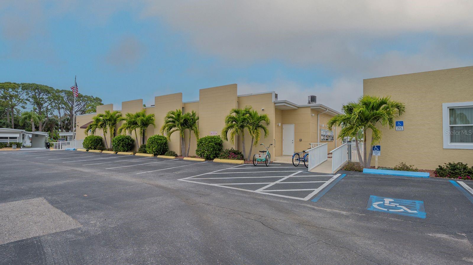Image 33 of 45 For 192 Southwinds Drive