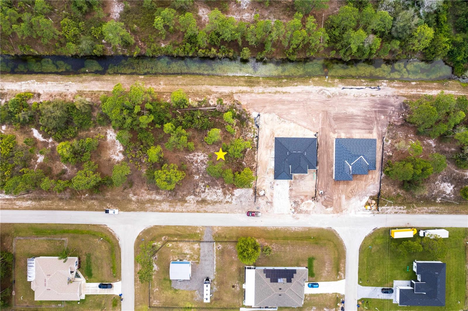 Image 6 of 18 For 622 Raintree Street E