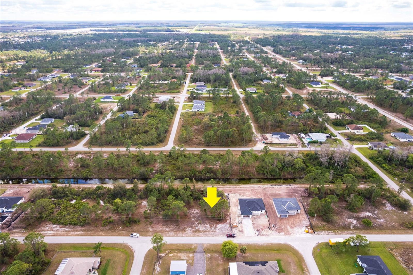 Image 7 of 18 For 622 Raintree Street E