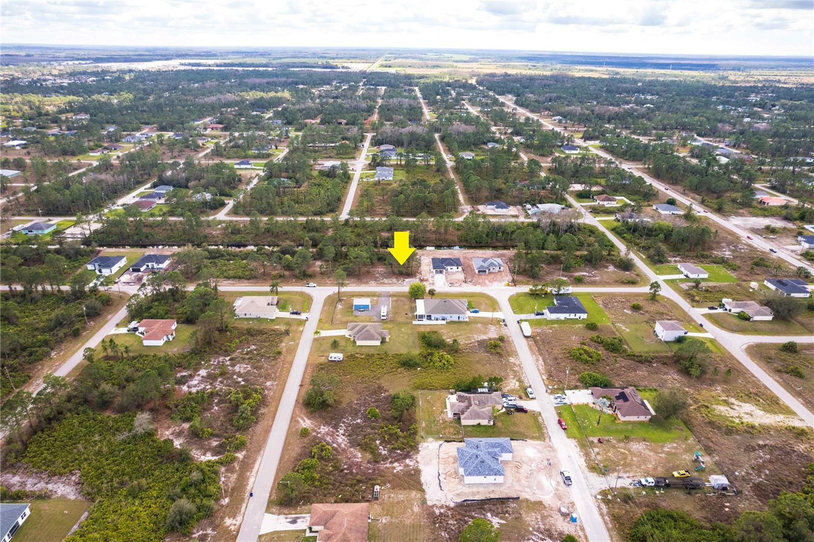 Image 8 of 18 For 622 Raintree Street E