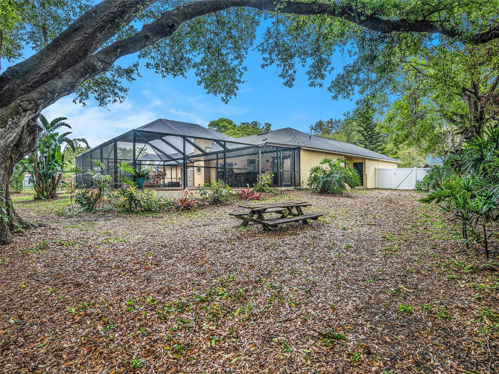 Listing photo id 22 for 2206 Spyglass Hill Circle