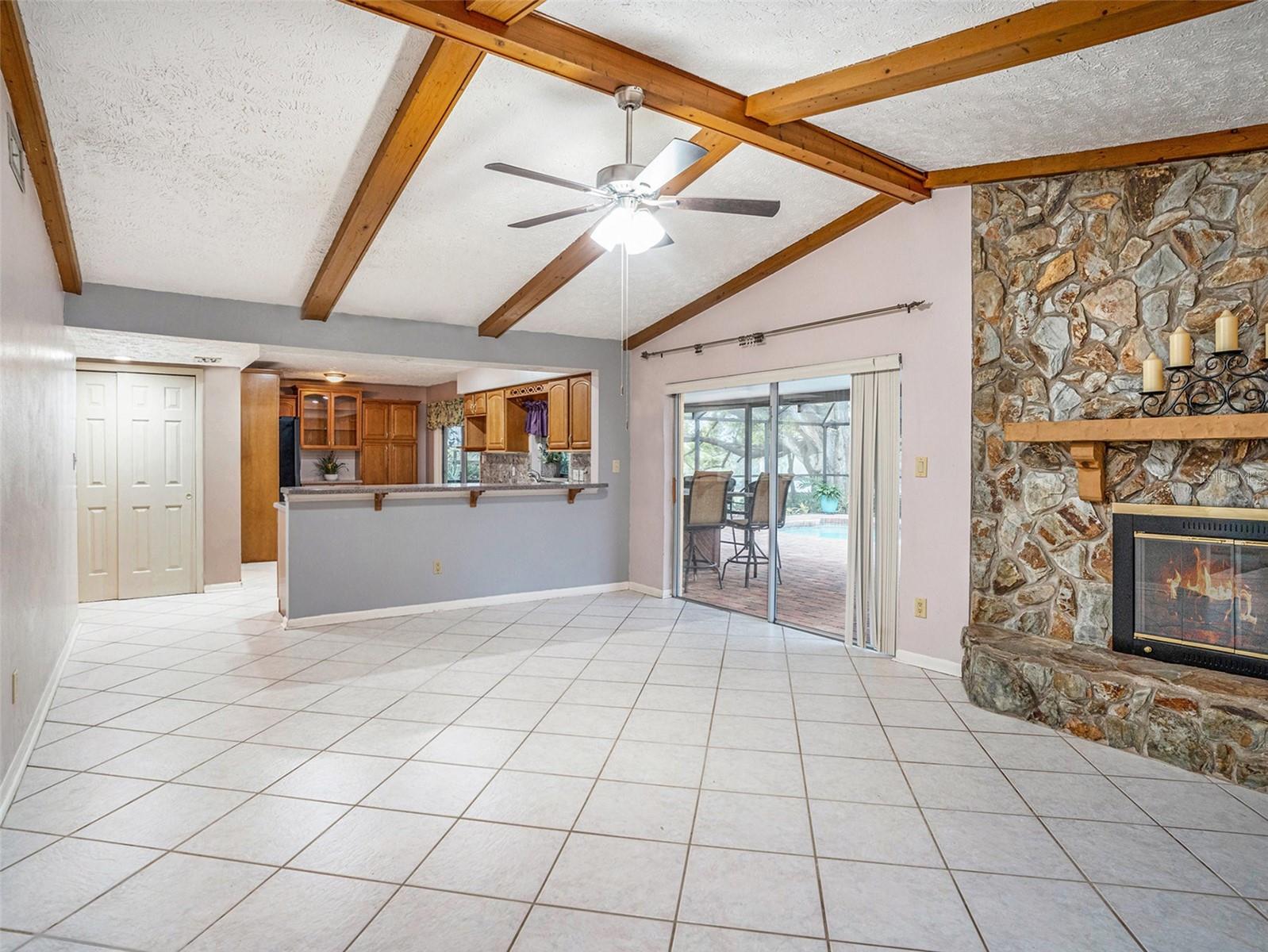 Listing photo id 2 for 2206 Spyglass Hill Circle