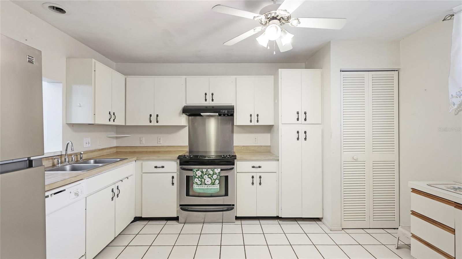 Image 7 of 45 For 333 Springdale Drive 333
