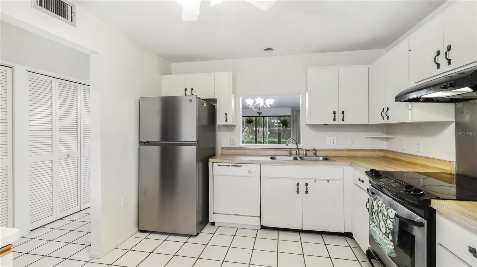 Image 8 of 45 For 333 Springdale Drive 333