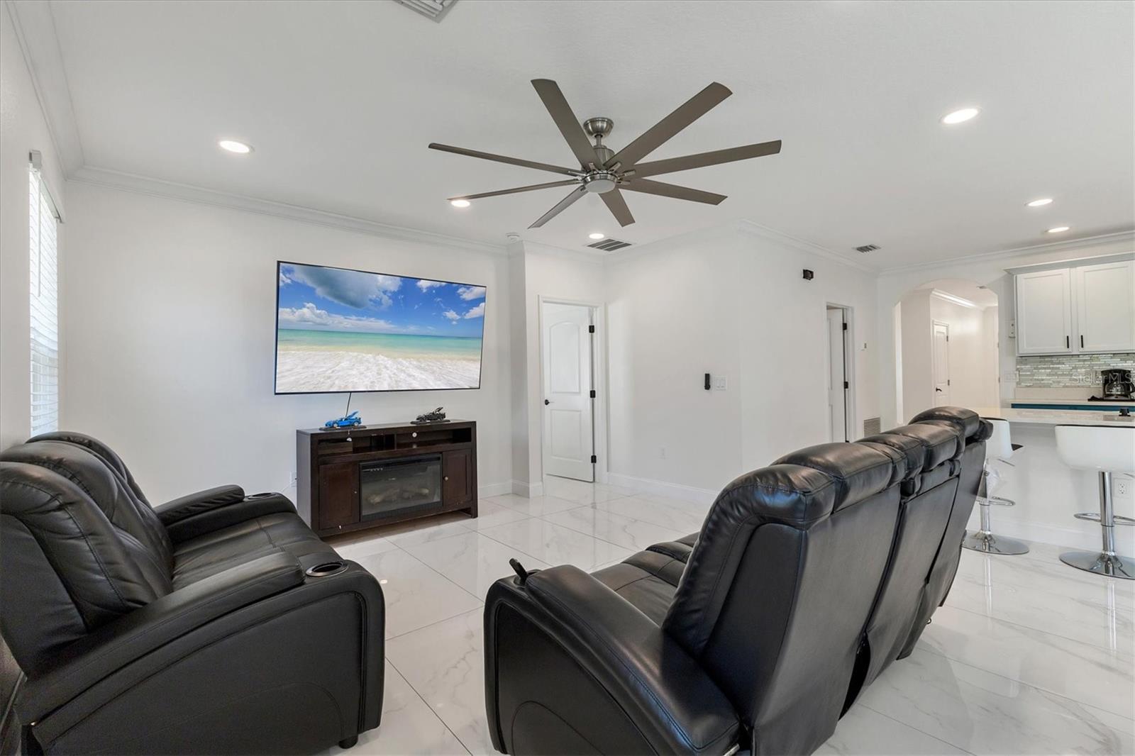 Image 8 of 48 For 177 Tierra Verde Way