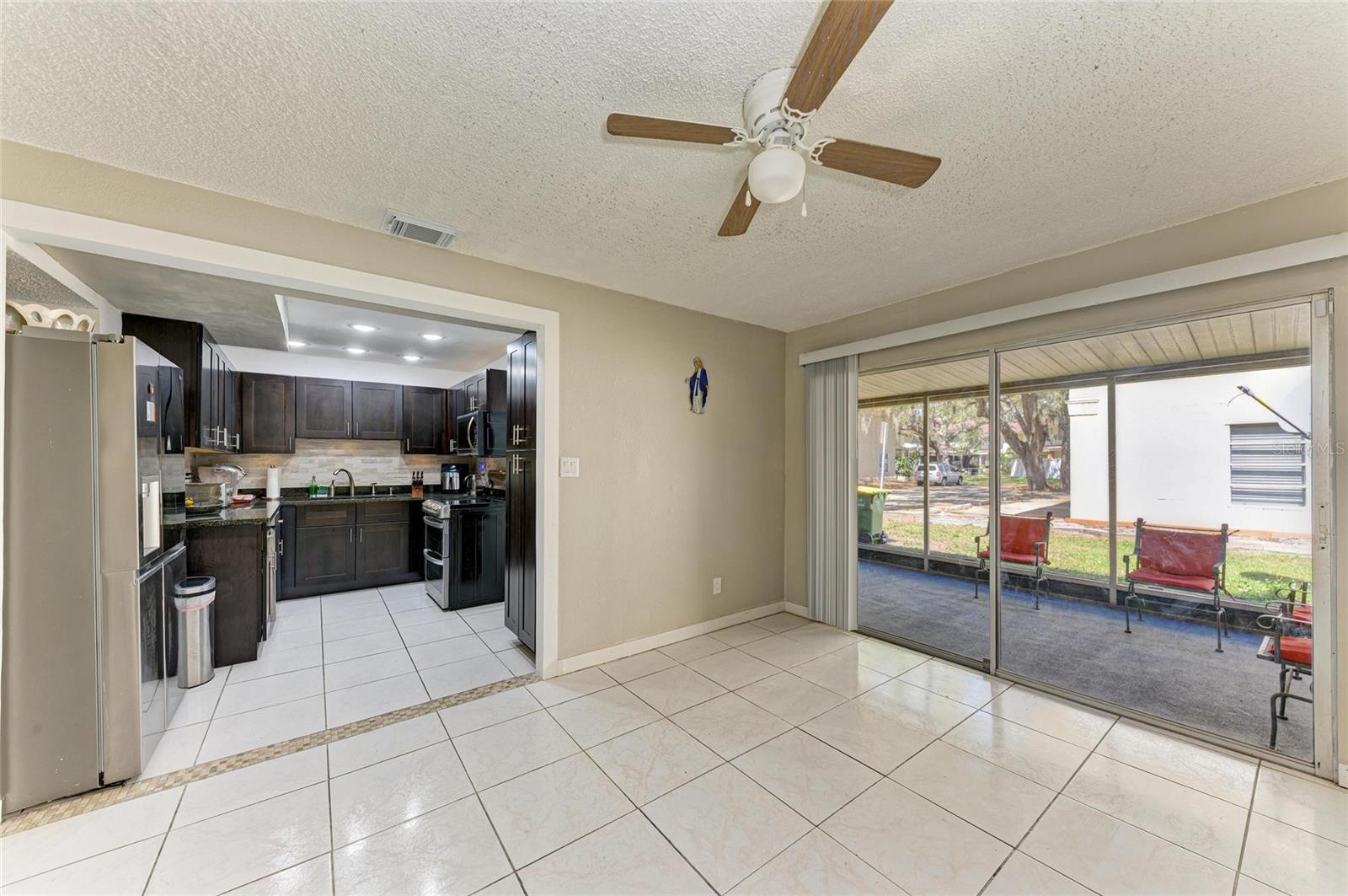 Image 7 of 39 For 3717 Delta Street 95
