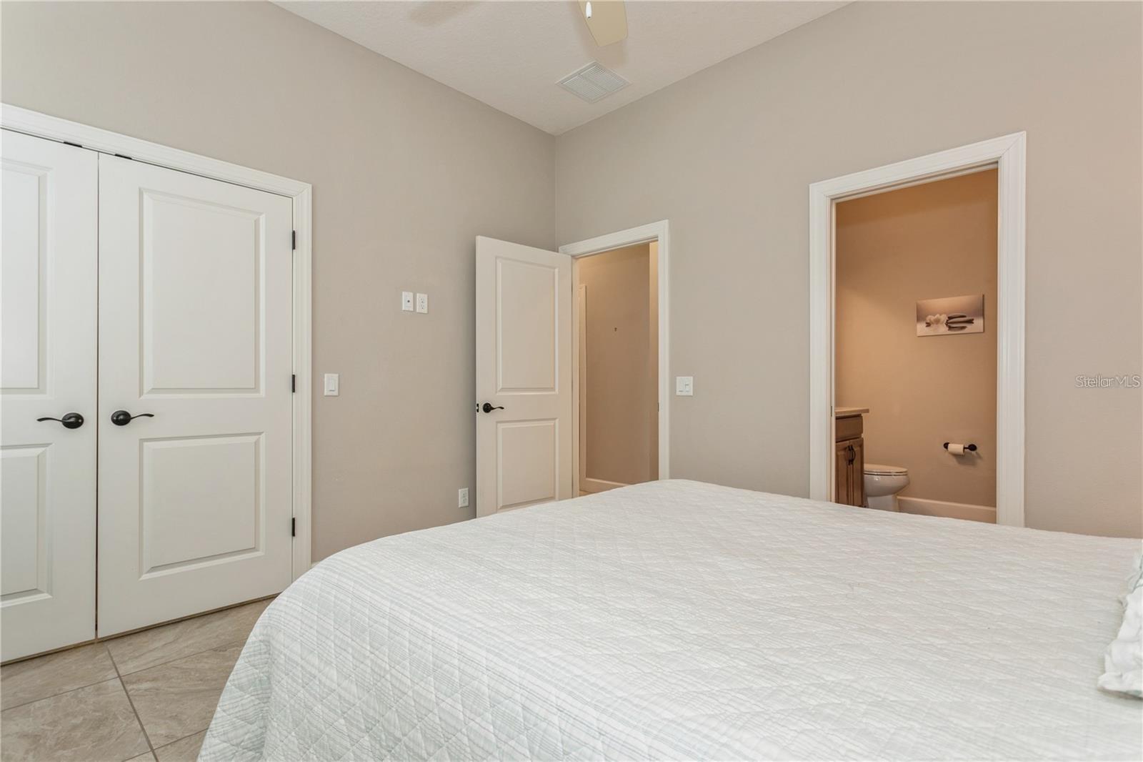 Image 18 of 97 For 5592 Semolino Street