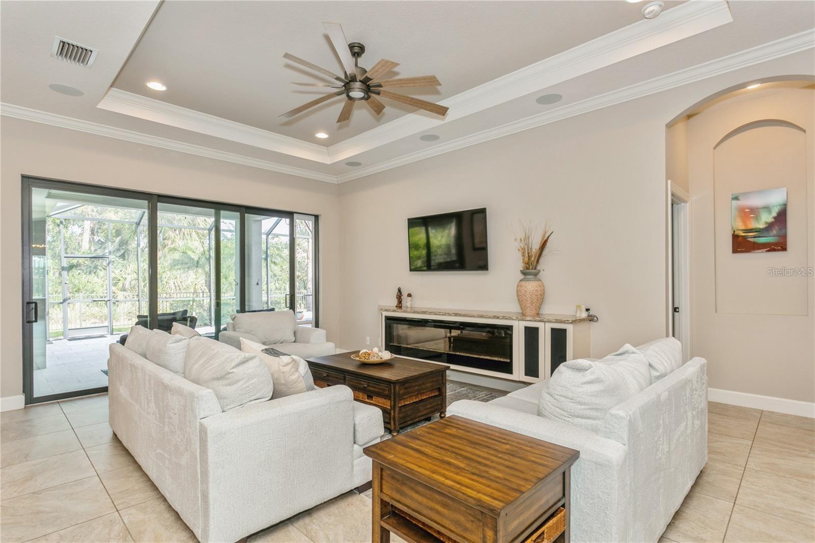 Image 7 of 97 For 5592 Semolino Street