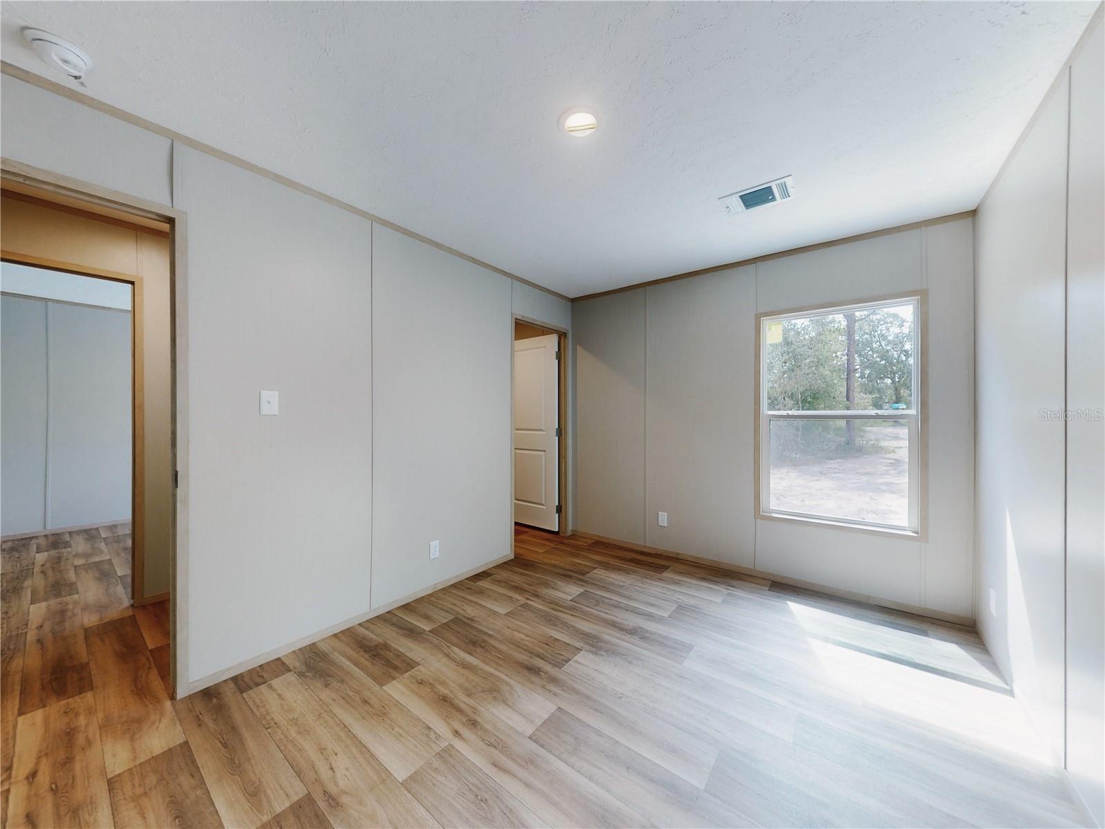 Image 31 of 64 For 611 130 Avenue Ne