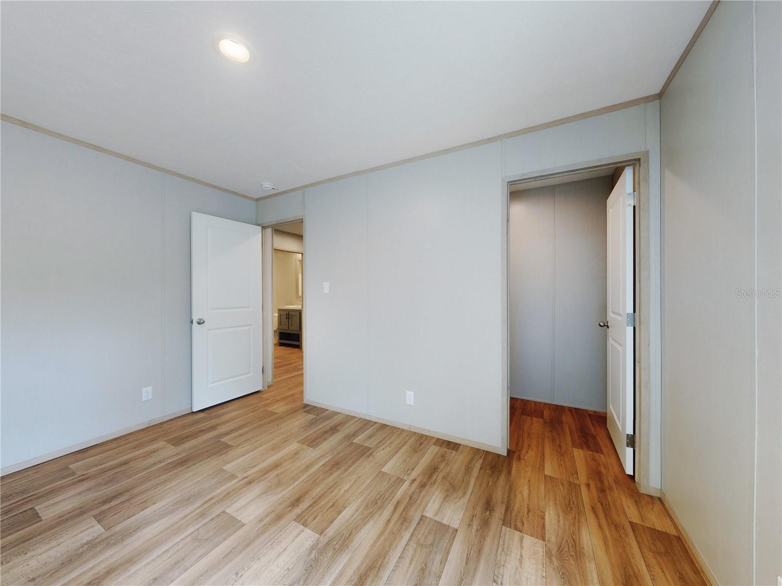 Image 32 of 64 For 611 130 Avenue Ne