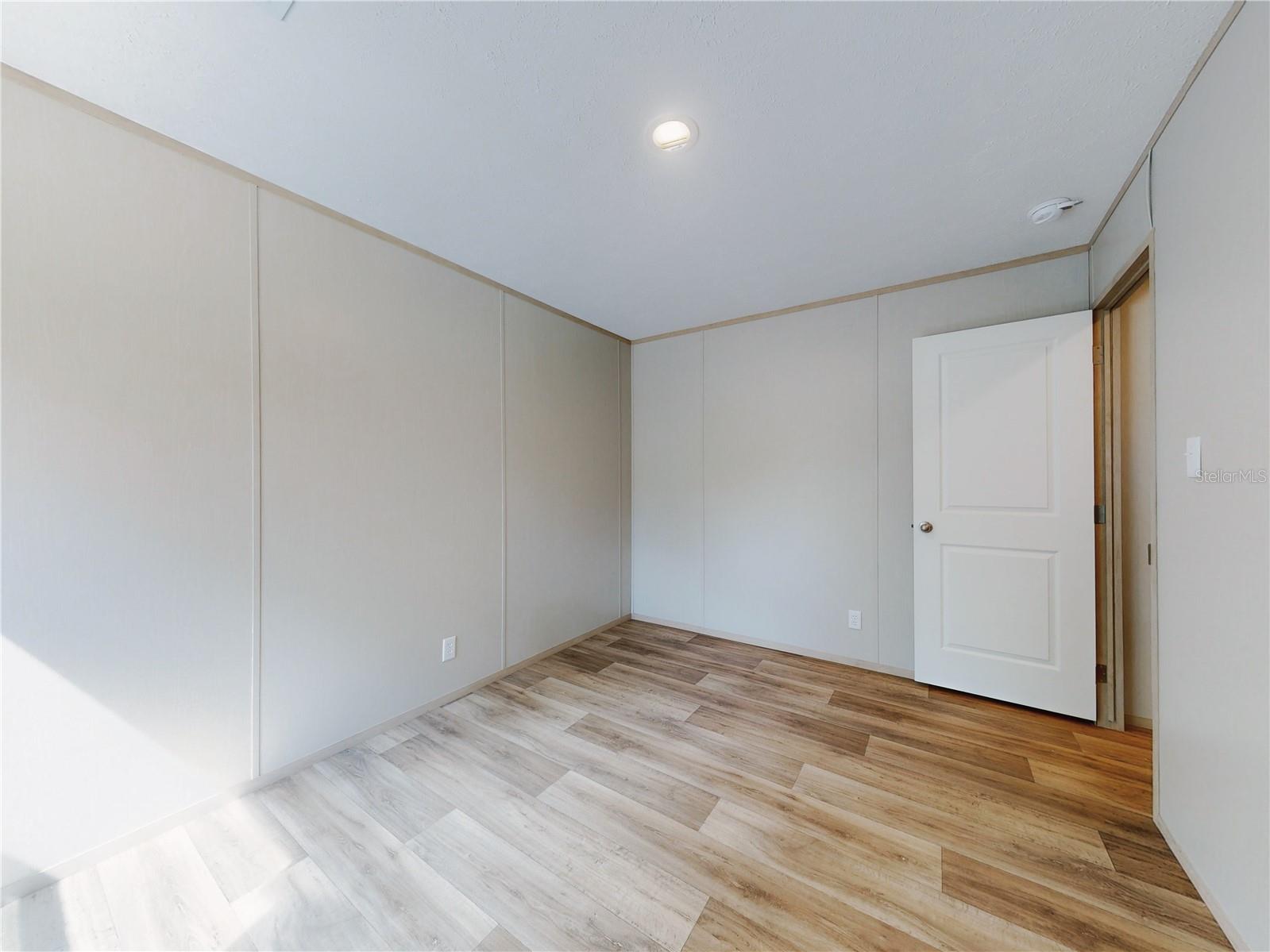 Image 34 of 64 For 611 130 Avenue Ne