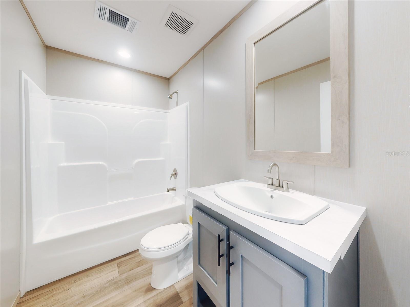 Image 36 of 64 For 611 130 Avenue Ne