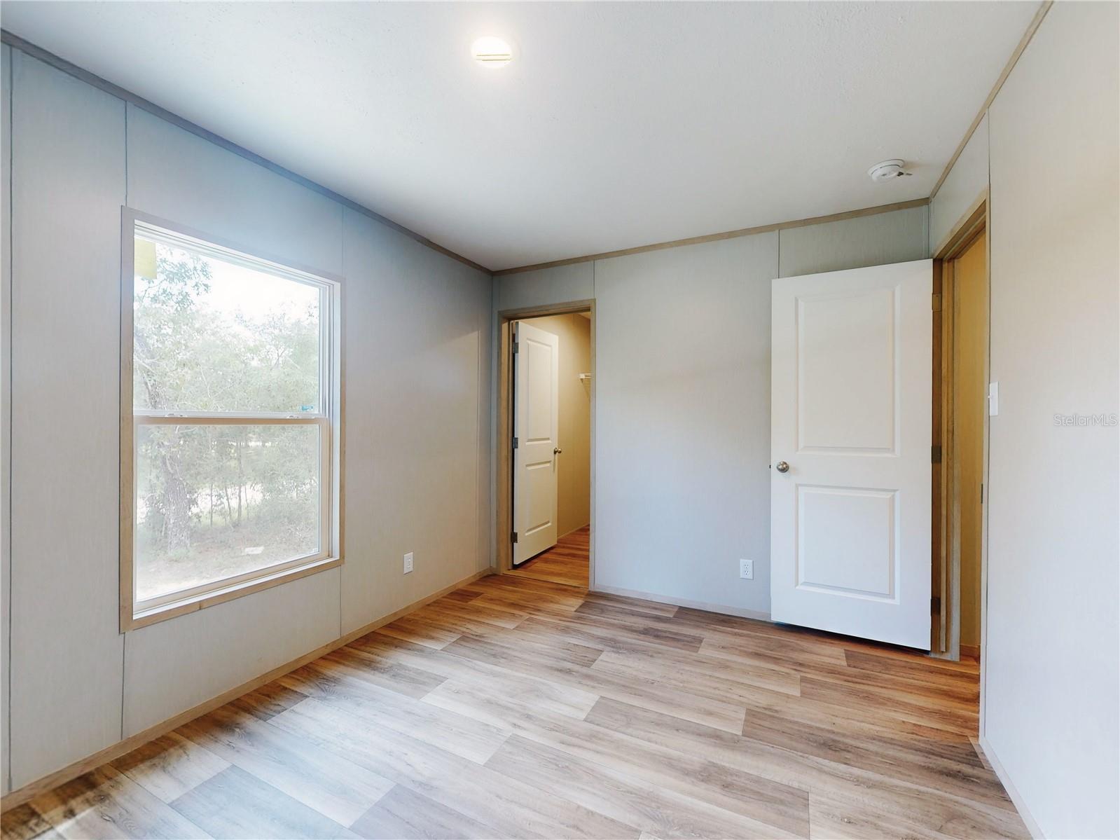 Image 38 of 64 For 611 130 Avenue Ne