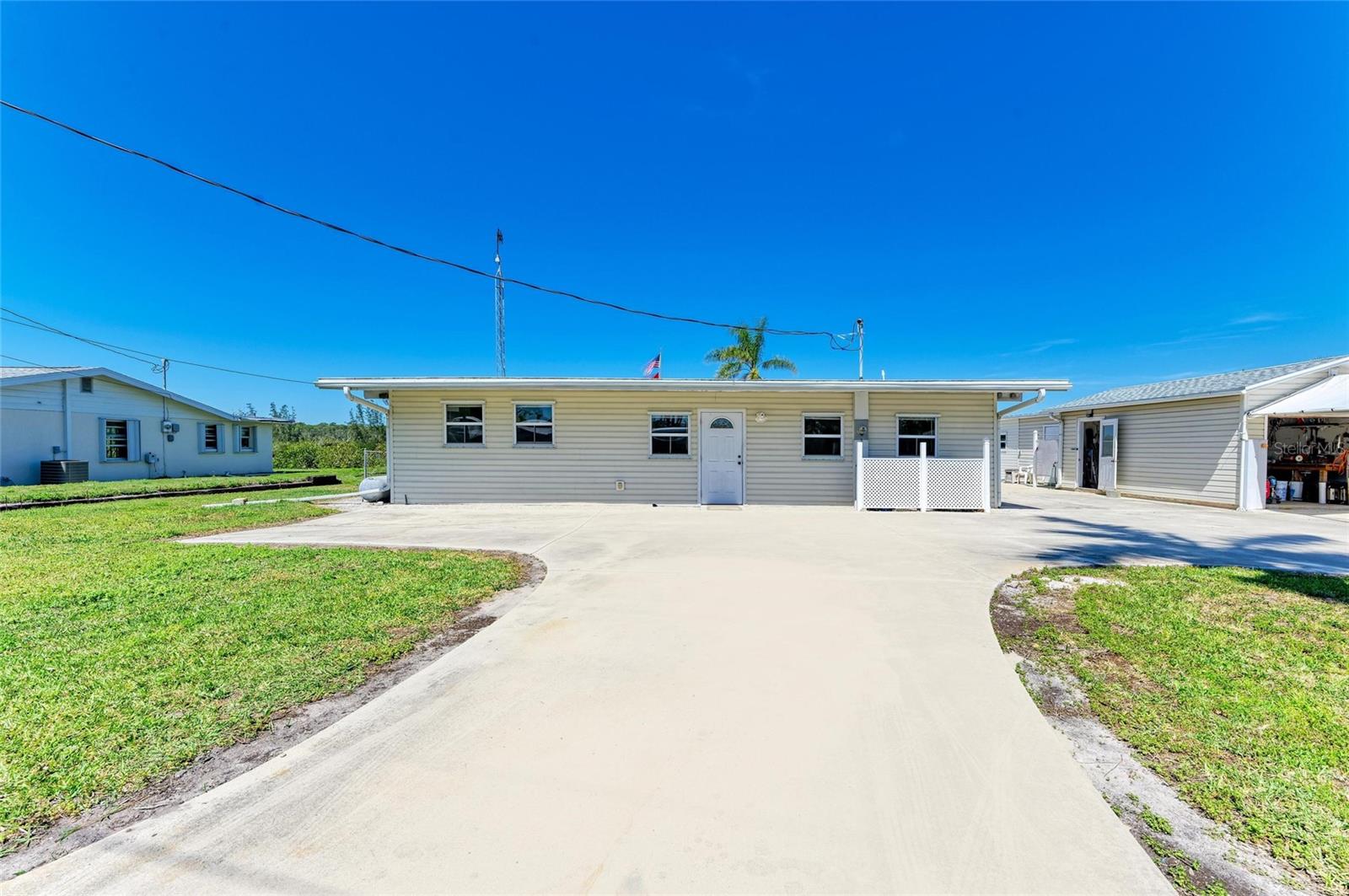Image 11 of 48 For 603 Ravenna Street N