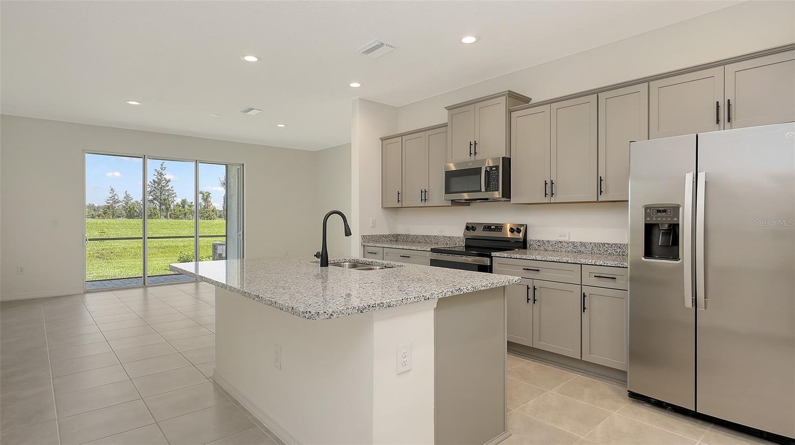Image 10 of 41 For 2360 Washington Palm Court