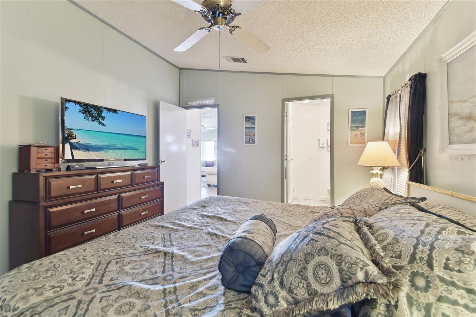 Image 20 of 53 For 113 Southwinds Drive