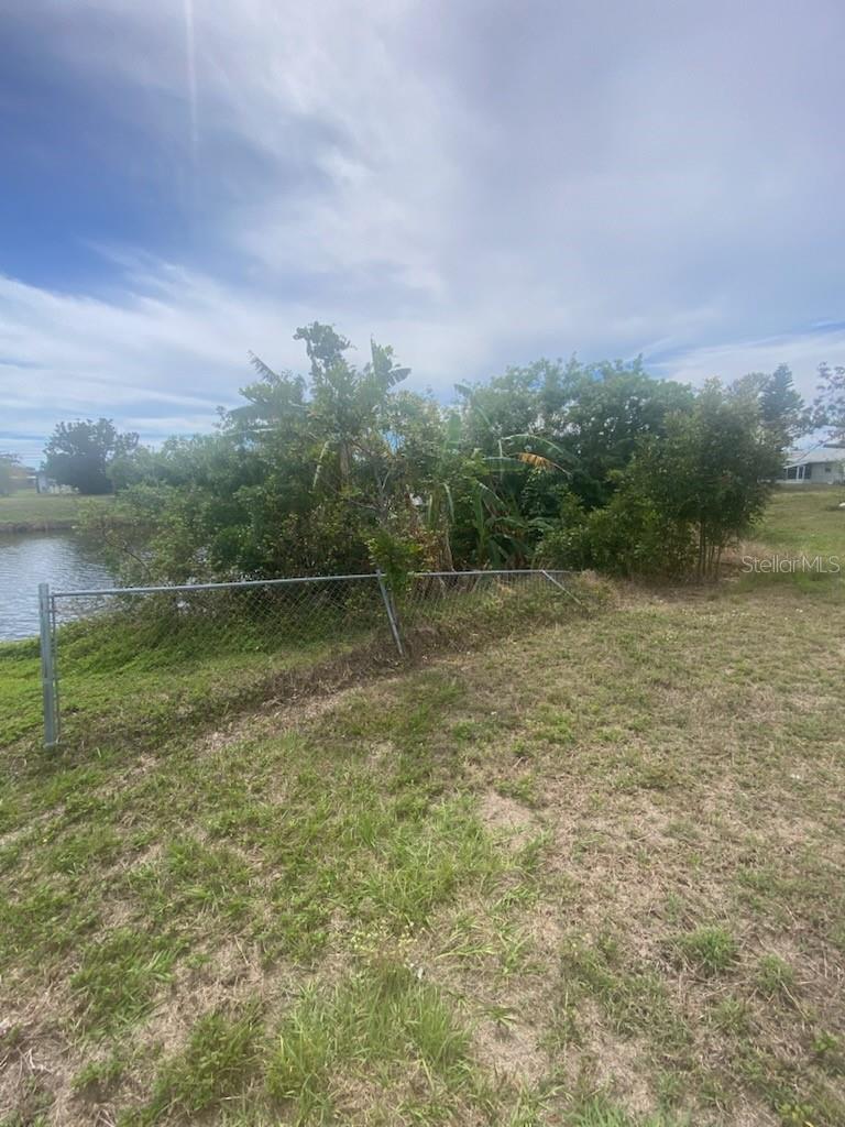 Image 3 of 7 For 21427 Gladis Avenue 10