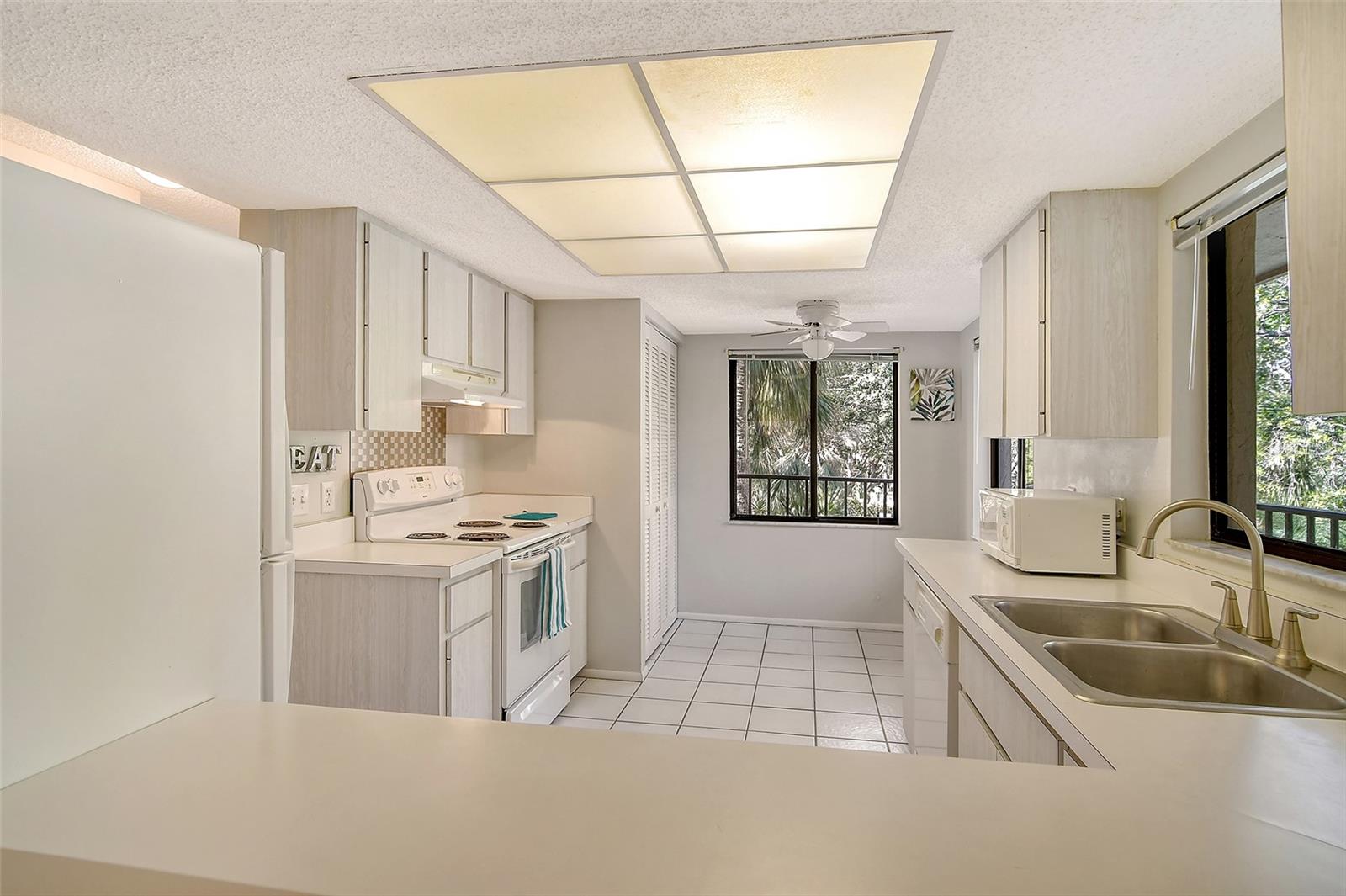 Image 28 of 70 For 6450 Wild Oak Bay Boulevard 240