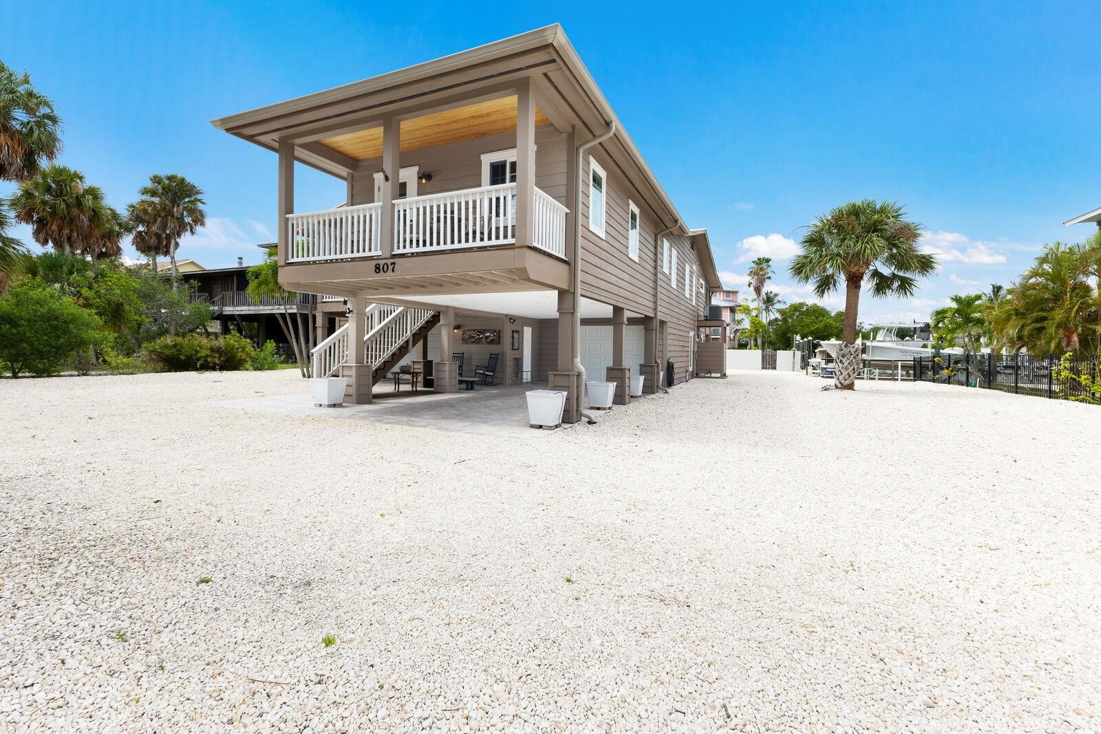 Image 10 of 66 For 807 Bay Boulevard