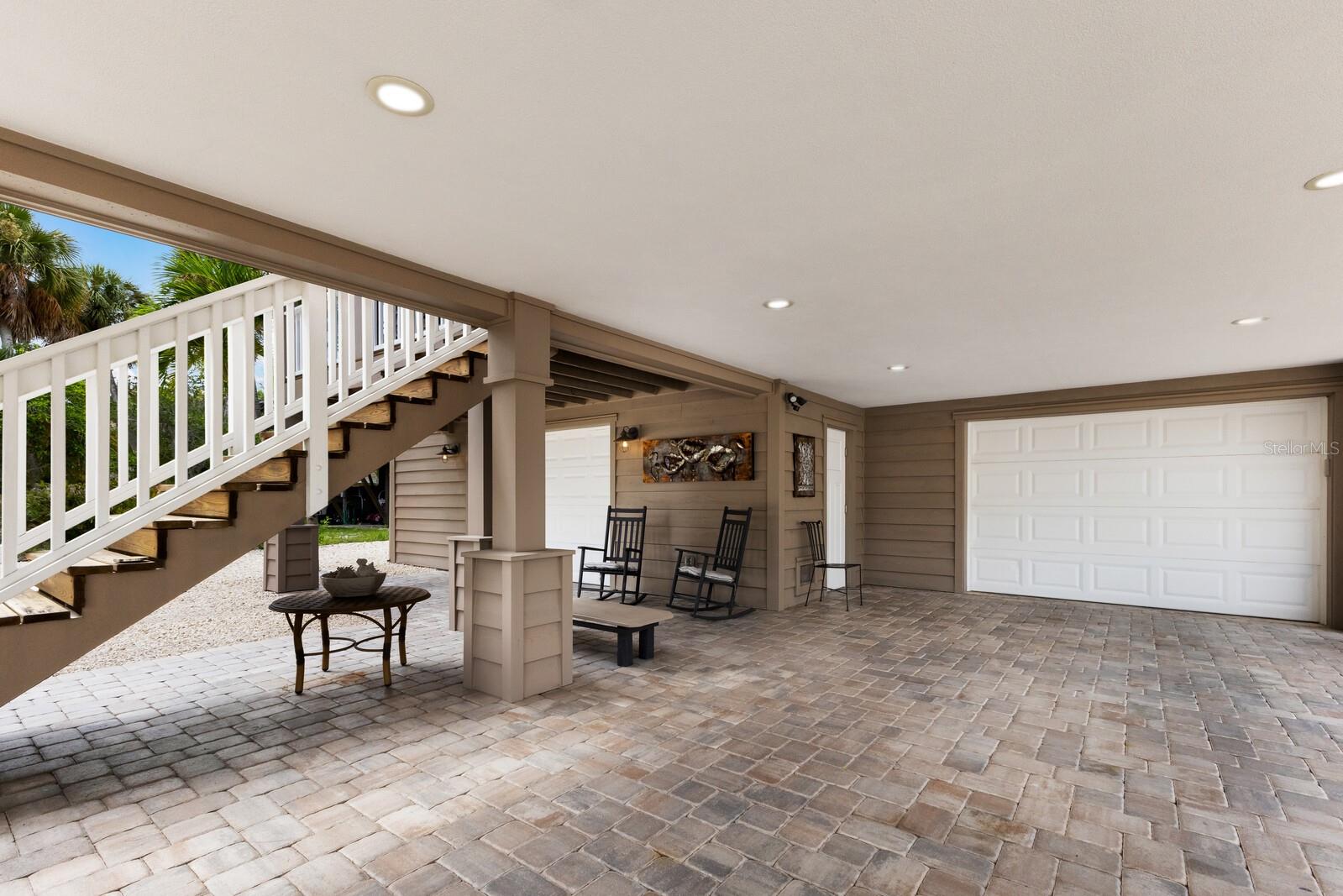Image 11 of 66 For 807 Bay Boulevard