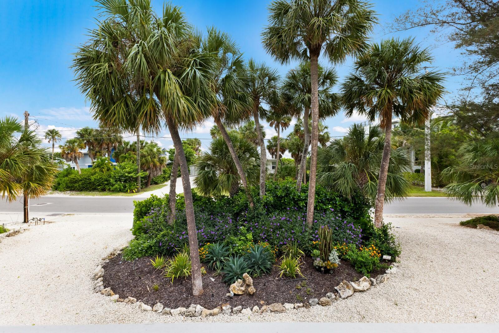 Image 3 of 66 For 807 Bay Boulevard