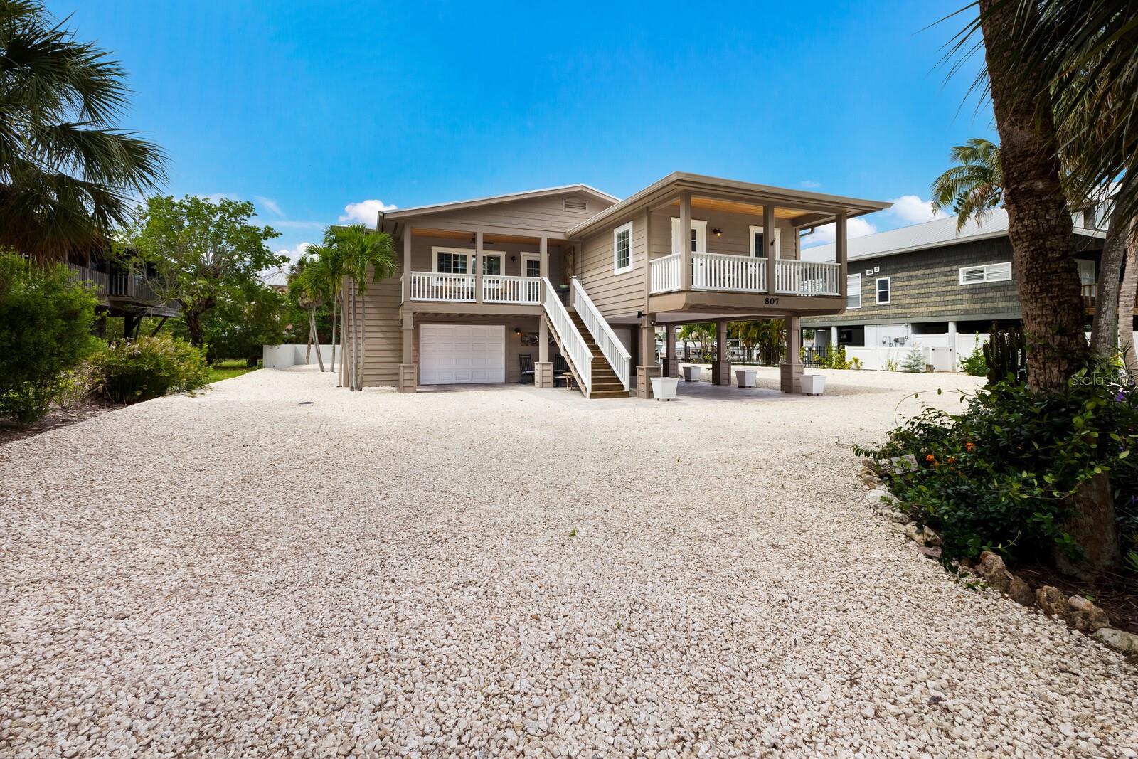 Image 4 of 66 For 807 Bay Boulevard