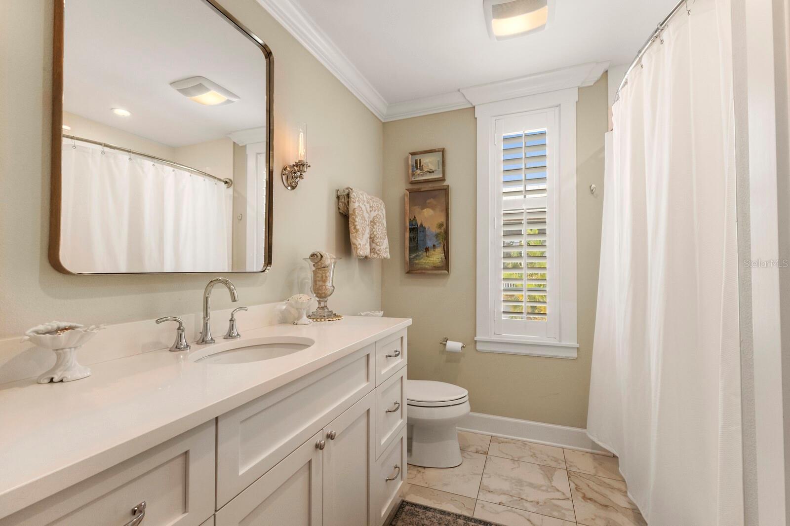 Image 41 of 66 For 807 Bay Boulevard