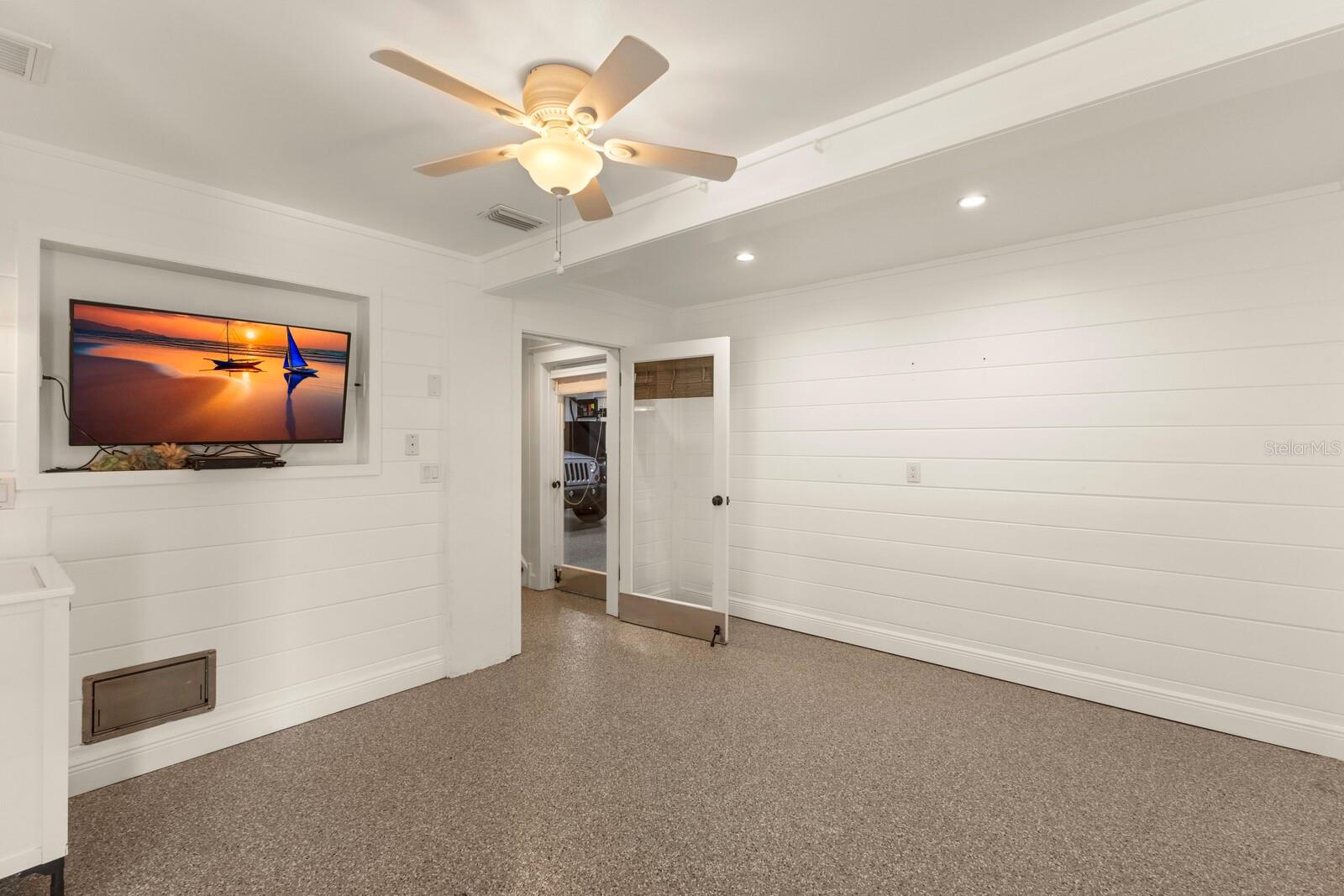 Image 46 of 66 For 807 Bay Boulevard