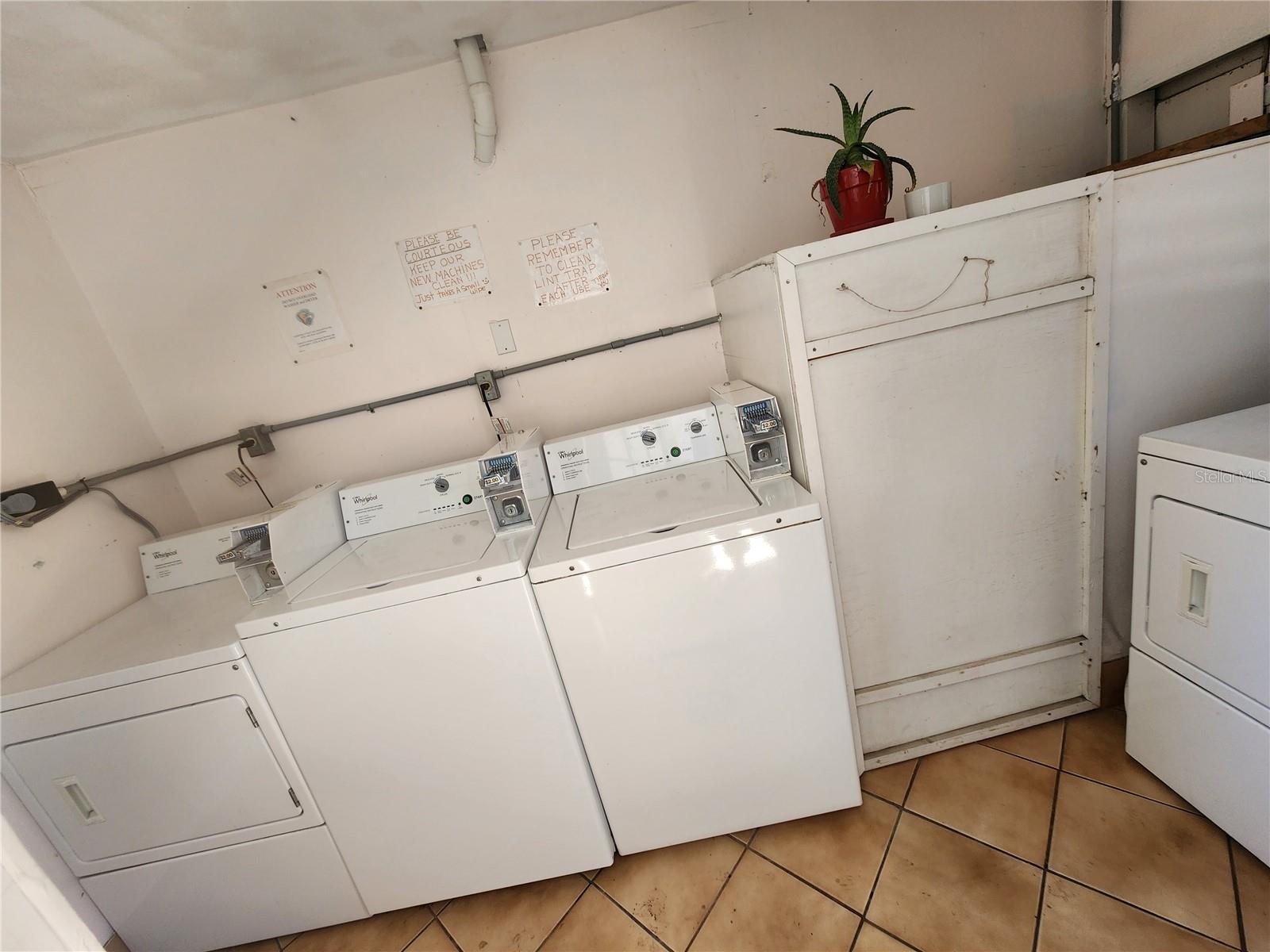 Image 11 of 11 For 1630 Redwood Street B-1